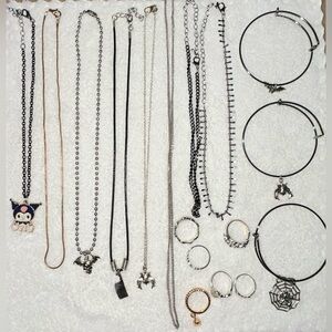 Assorted jewelry